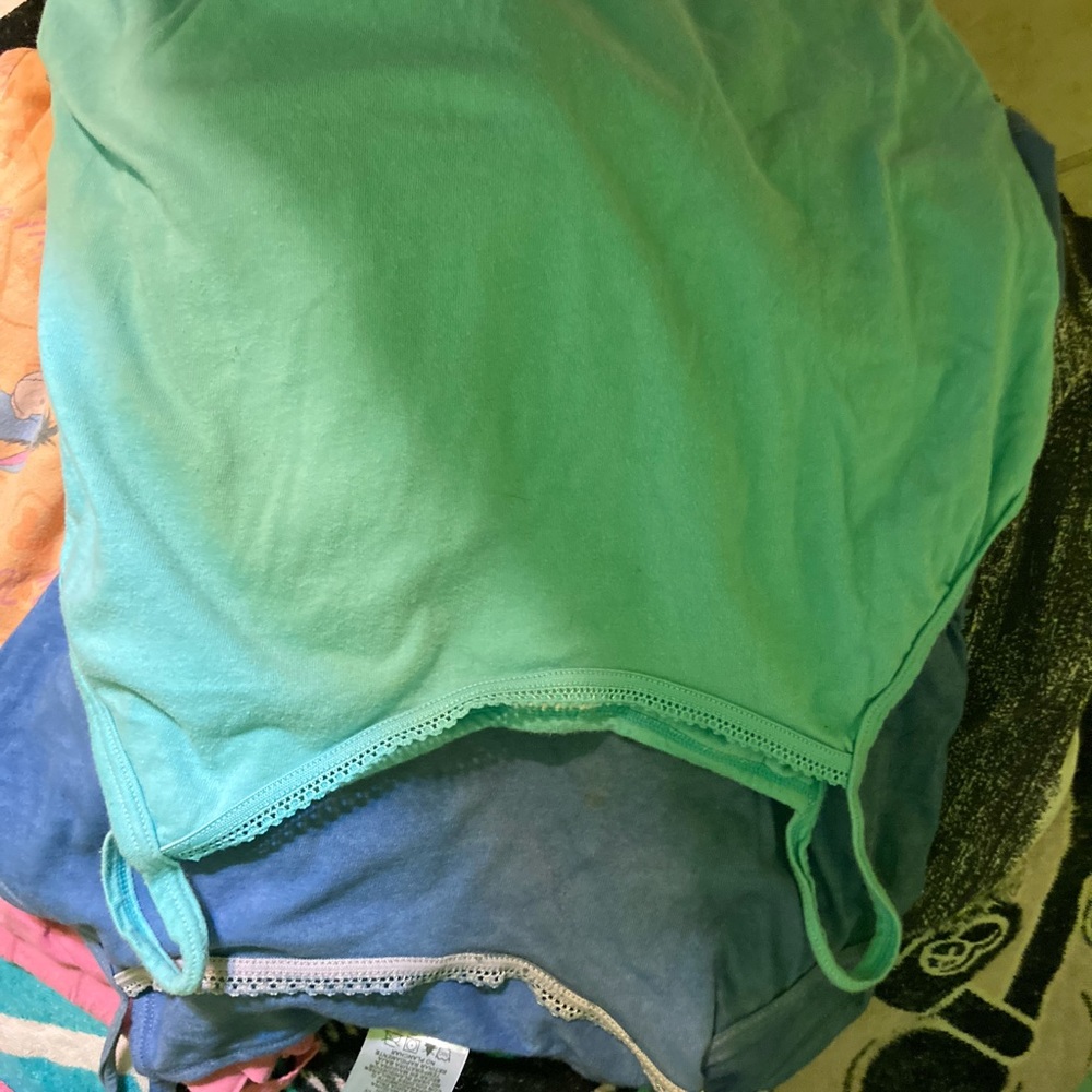 Two tank top bundle - Picture 2 of 4